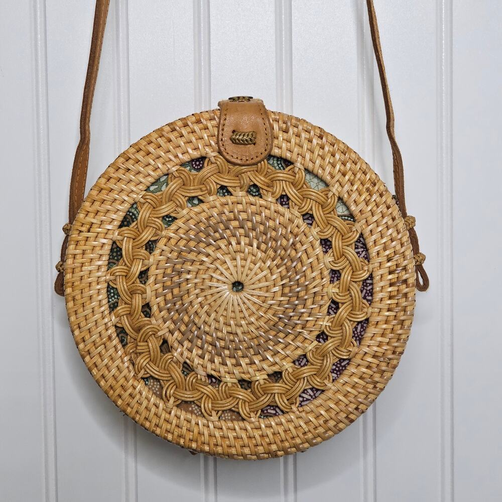 amerii Round Circle Rattan Crossbody Bag Boho Beach Vacation Travel Coastal - Picture 3 of 9